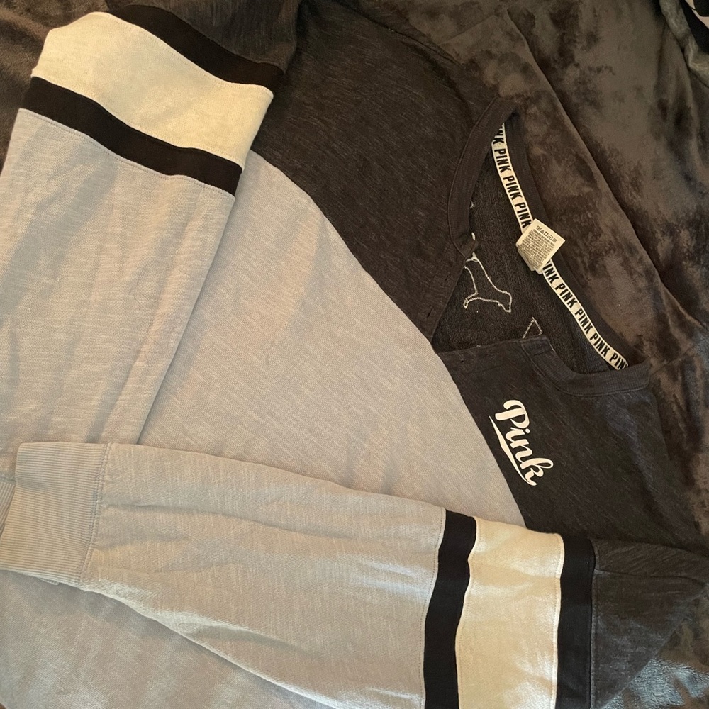 Has been stored, never worn